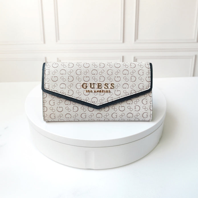 Cartera Brown